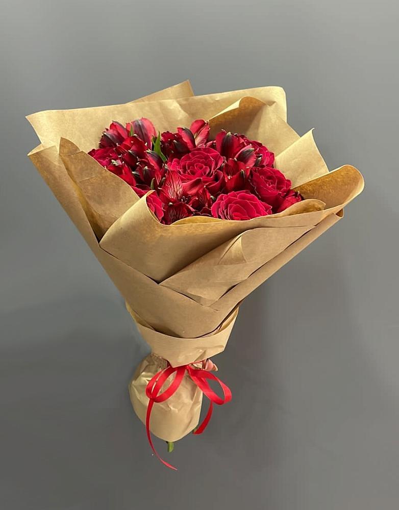 Букет цветов из: Альстромерии и Розы в Иваново