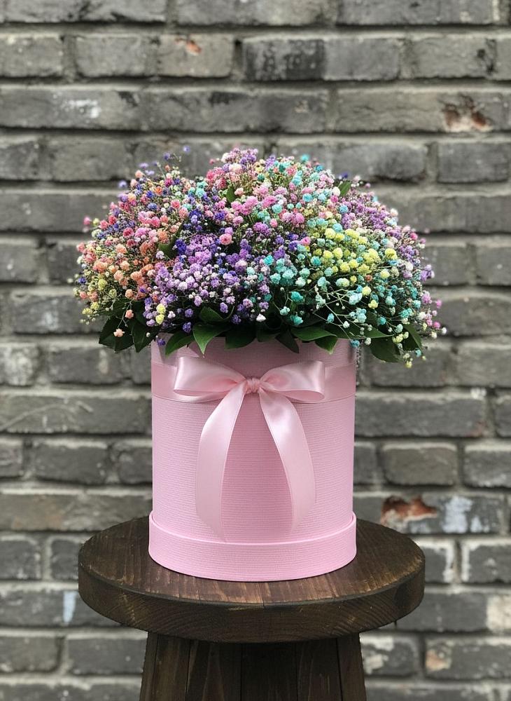 Цветочная композиция из Гипсофила и Розы в шляпной коробке в Иваново