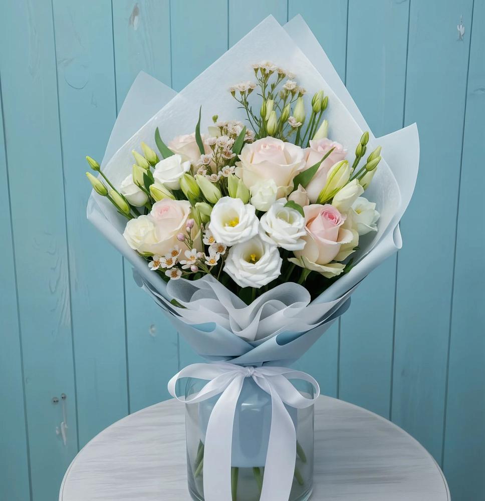 Букет цветов из: Розы и Лизиантусы в Иваново