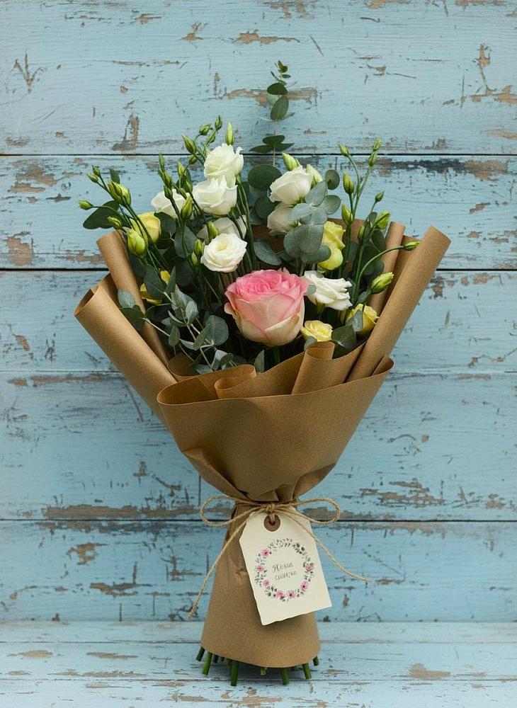 Букет цветов из: Розы и Лизиантусы в Иваново