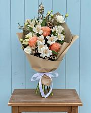 Букет цветов из:  Альстромерии, Лизиантусы, Розы и Хризантемы в Иваново