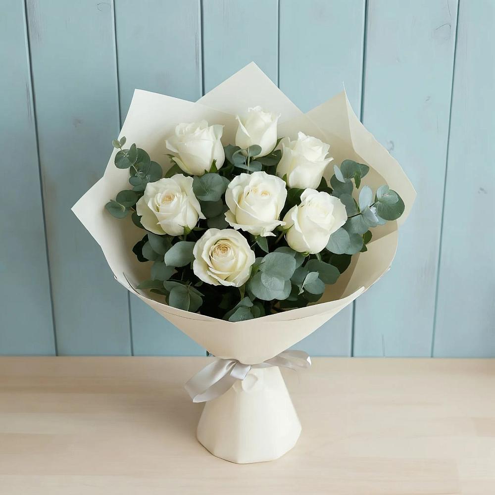 Букет Белые розы в Эвкалипте в Иваново