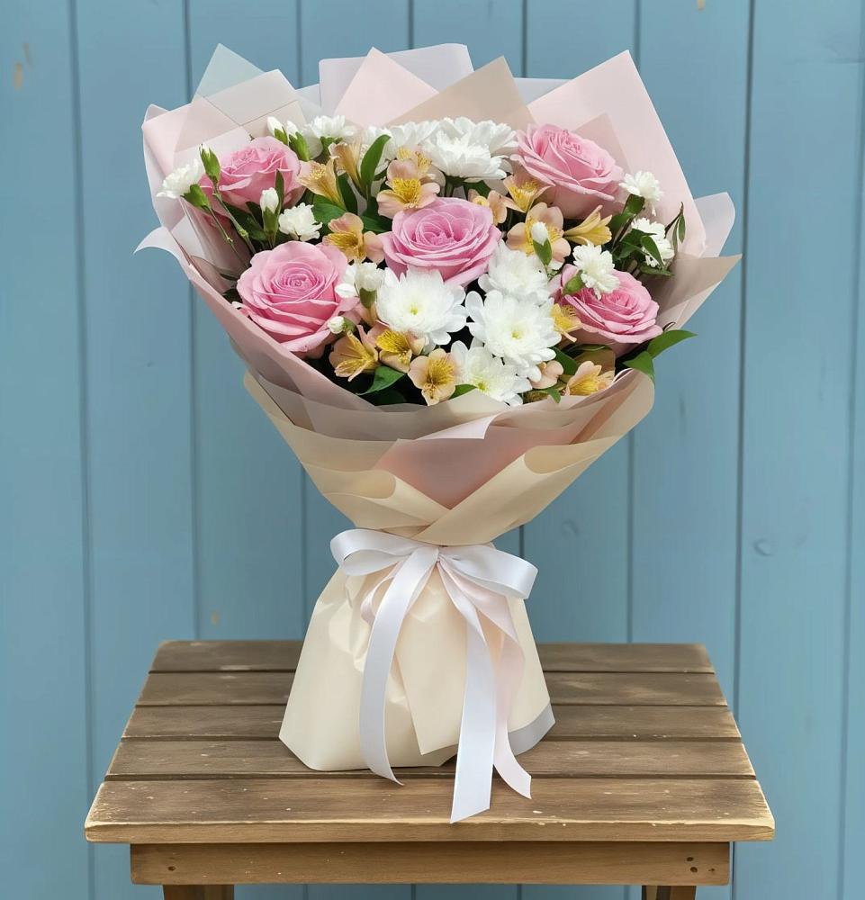 Букет цветов из: Гвоздики, Орхидеи и Розы в Иваново