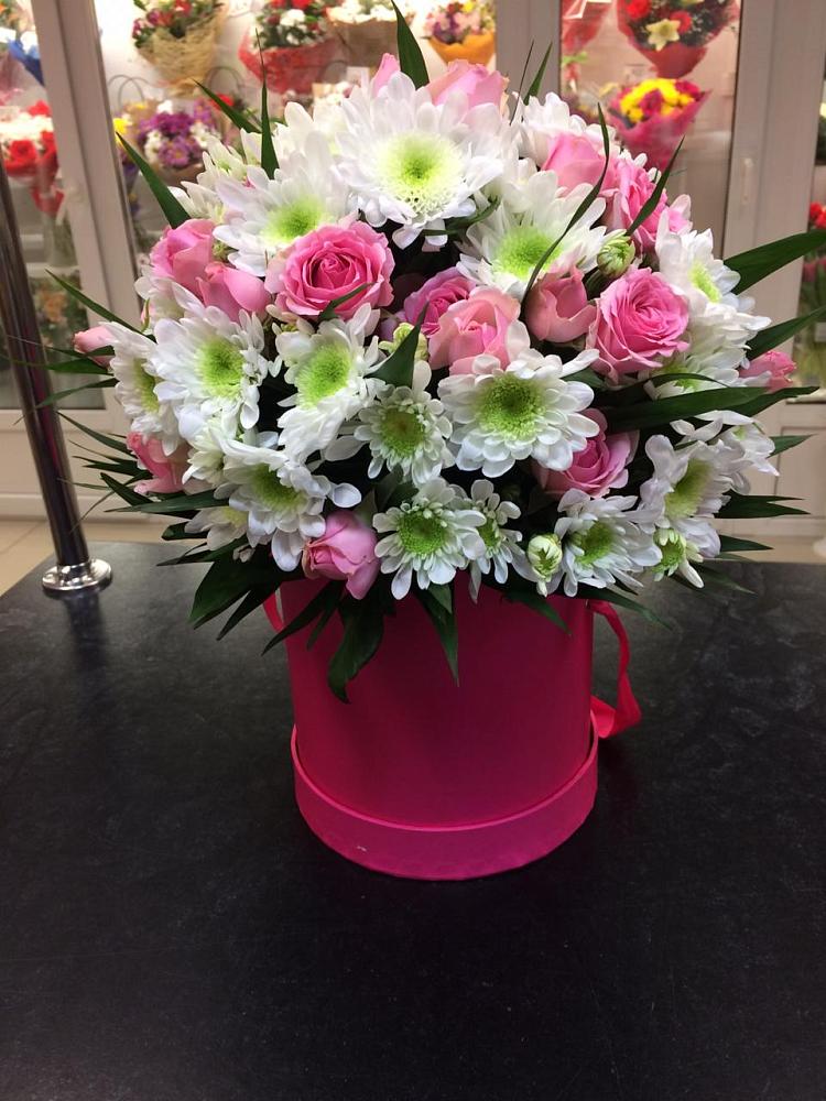 Цветочная композиция из Розы и Хризантемы в шляпной коробке в Иваново