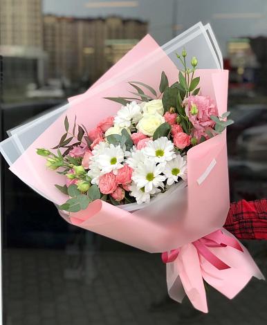 Букет цветов из: Розы, Лизиантусы и Хризантемы в Иваново