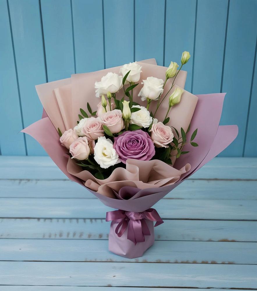 Букет цветов из: Розы и Лизиантусы в Иваново